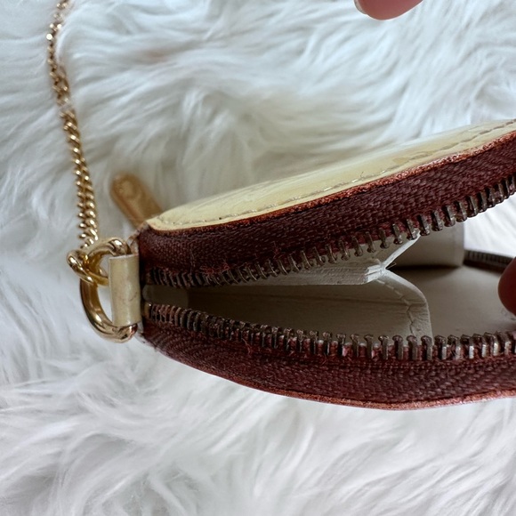 Louis Vuitton heart shaped coins bag - Picture 14 of 17